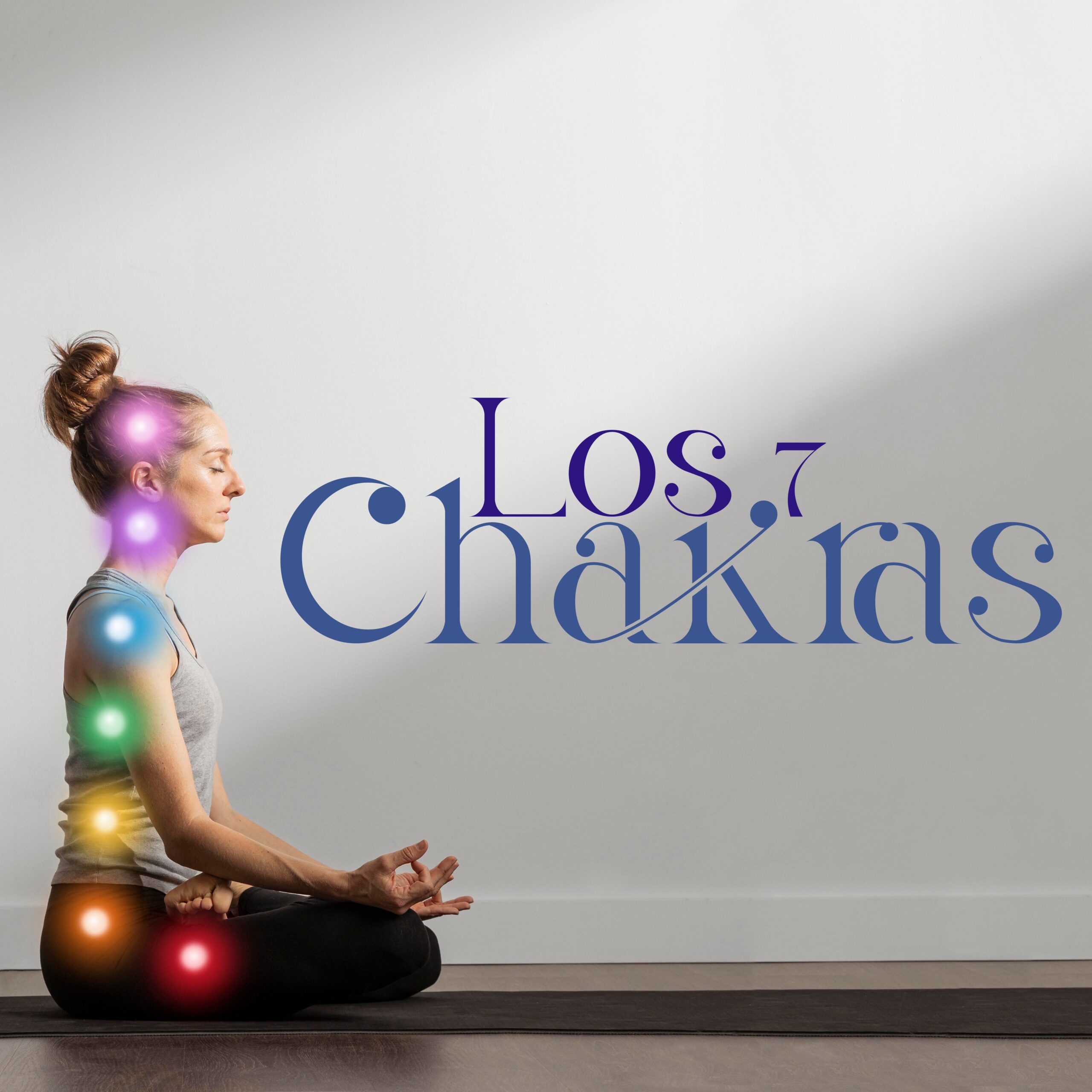 Mujer meditando representando los 7 chakras
